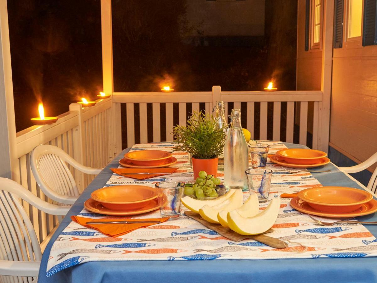 Holiday Home Maxi Caravan Comfort By Interhome Baia Domizia Extérieur photo