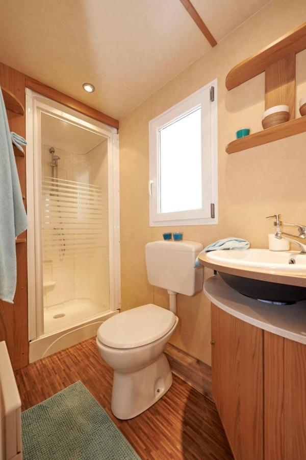 Holiday Home Maxi Caravan Comfort By Interhome Baia Domizia Extérieur photo